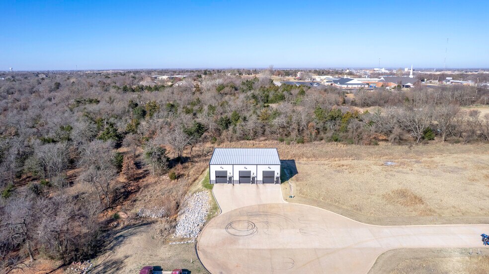 More Photos Of 6679 Prosper Rd, Edmond Showroom For Lease