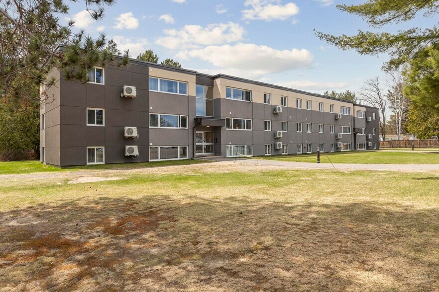 More Photos Of 27 Tamarack St, Deep River Apartments For Sale