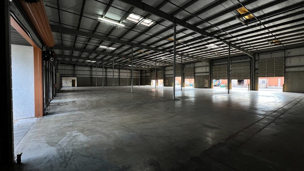 860870 N Hoagland Blvd, Kissimmee, FL 34741 Industrial For Lease