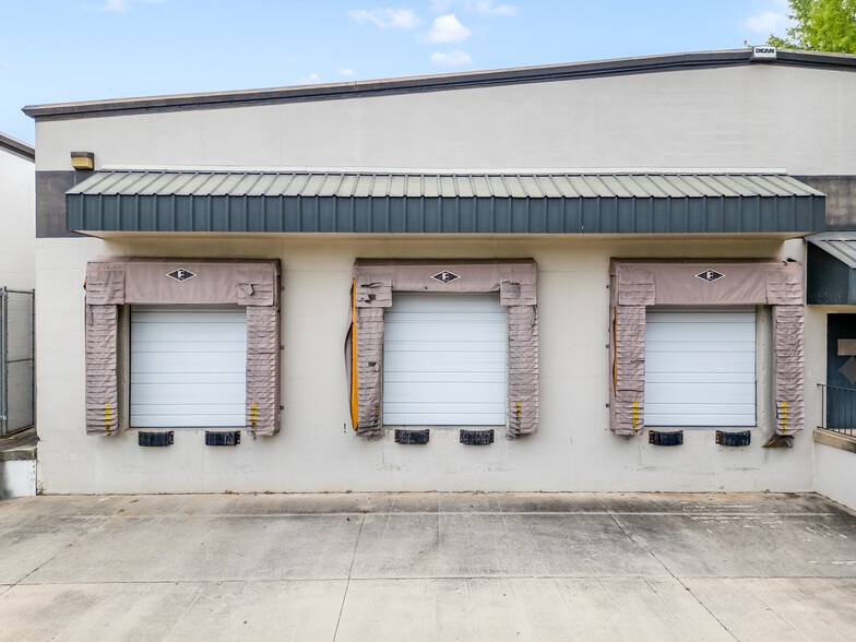 More Photos Of 4735 Dwight Evans Rd, Charlotte Warehouse For Sale
