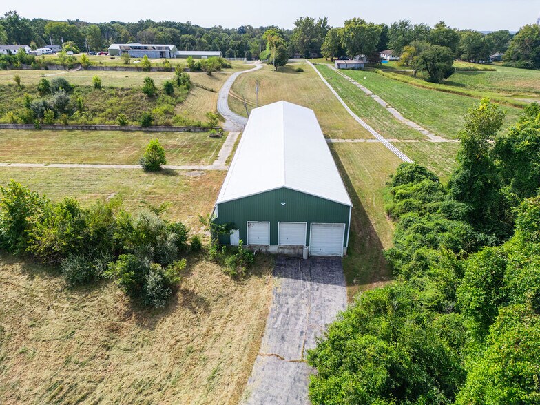 More Photos Of 3804 Stanka Ln, Godfrey Land For Lease