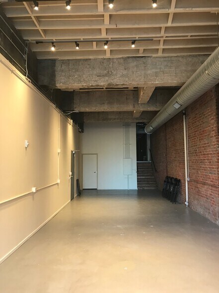 More Photos Of 2018 Main St, Kansas City Loft Creative Space For Sale