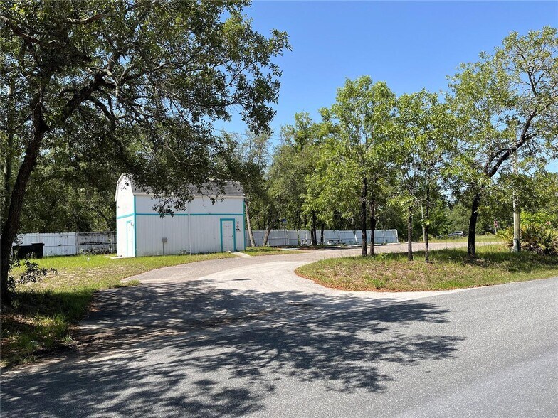 More Photos Of 18132 Commercial Way, Weeki Wachee Fast Food For Sale