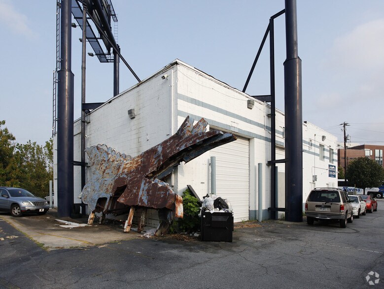 More Photos Of 200 SW Memorial Dr, Atlanta Flex For Lease