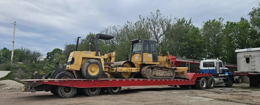 More Photos Of 1396 E Easterday Ave, Sault Sainte Marie Contractor Storage Yard For Sale