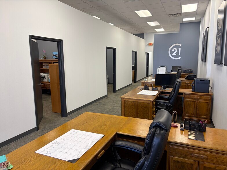 More Photos Of 230 Central Ave W, Winter Haven Storefront For Lease