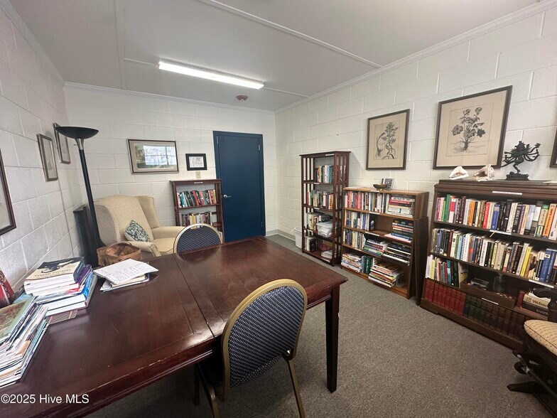 More Photos Of 2900 Bridges St, Morehead City Office For Lease