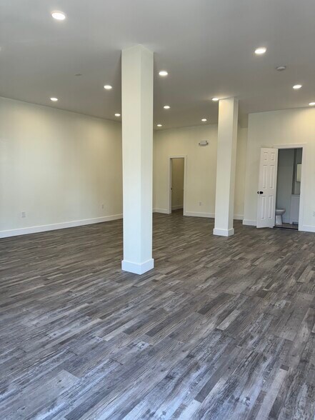 More Photos Of 530 West Side Ave, Jersey City Storefront Retail Residential For Lease