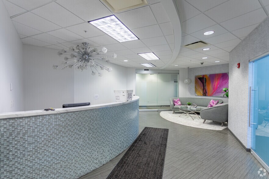 More Photos Of 655 Plum St, Cincinnati Office For Sale