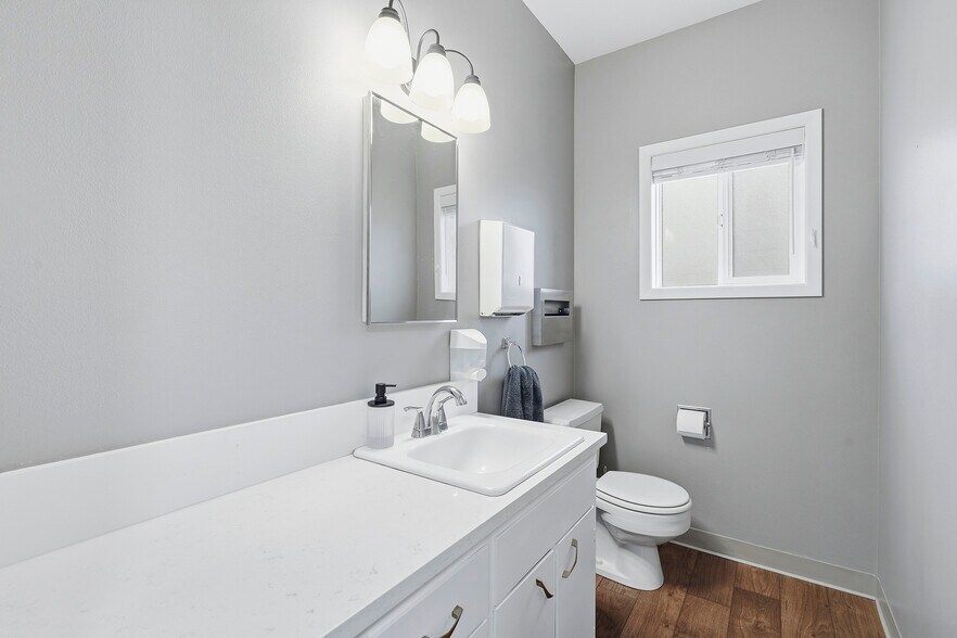 More Photos Of 12720 SW Pacific Hwy, Tigard General Retail For Sale