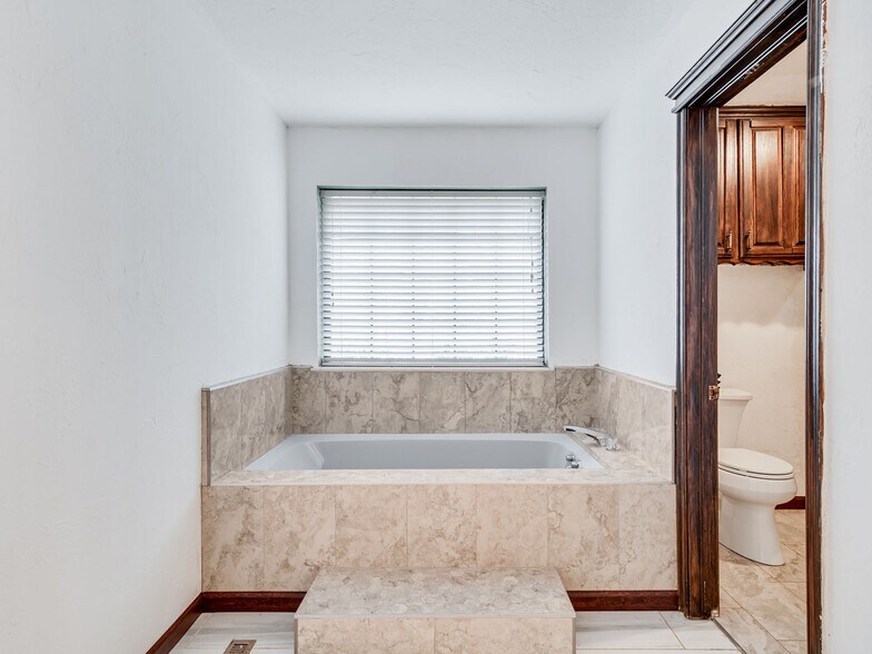 More Photos Of 3595 E State Highway 9, Norman Industrial For Sale