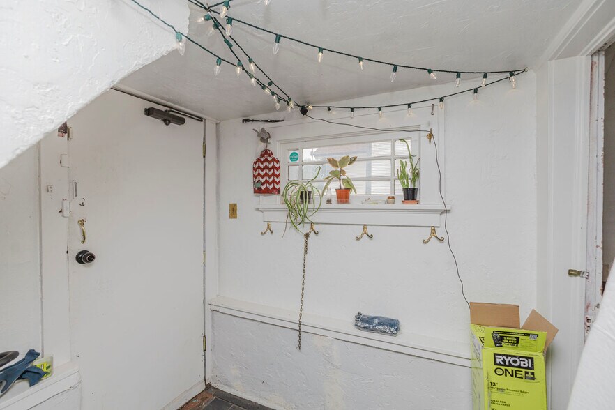 More Photos Of 2808 E Douglas Ave, Wichita Storefront Retail Office For Sale