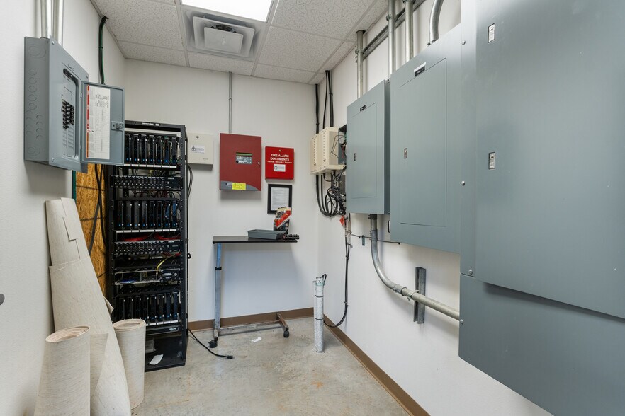 More Photos Of 101 N 37th St, Rogers Medical For Lease