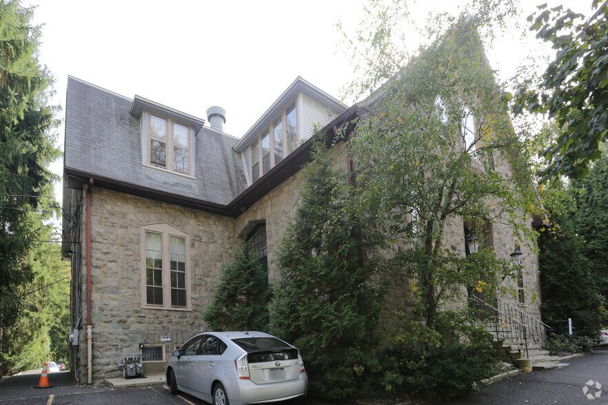 More Photos Of 400 Greenwood Ave, Wyncote Office For Lease