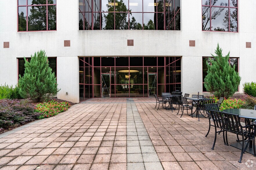 More Photos Of 7501 Boulder View Dr, North Chesterfield Unknown For Lease