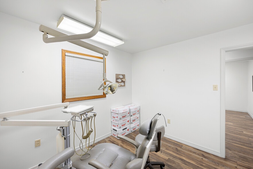 More Photos Of 1501 W C St, Russellville Healthcare For Sale