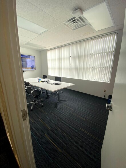 More Photos Of 5960 S 57th St, Lincoln Office For Lease