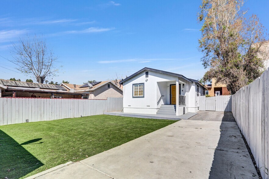 Primary Photo Of 515 63rd St, San Diego Multifamily For Sale