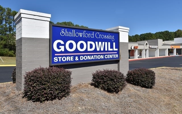 More Photos Of 2421-2423 Shallowford Rd, Marietta Unknown For Lease