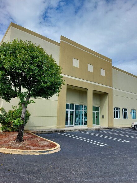 More Photos Of 1100 SW 10th St, Delray Beach Warehouse For Lease