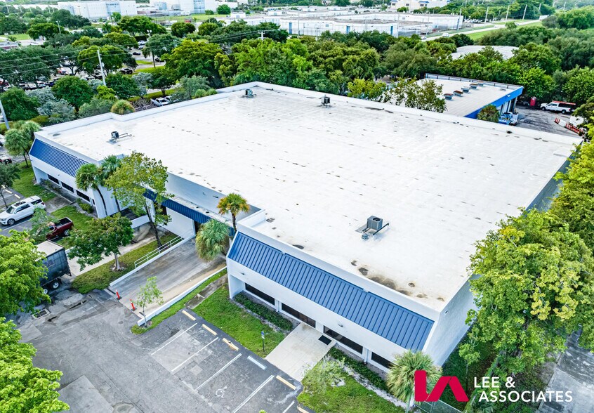 More Photos Of 1701 Blount Rd, Pompano Beach Warehouse For Lease