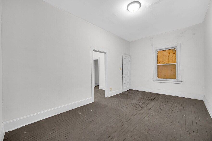 More Photos Of 701 Meeker Ave, Joliet Flex For Sale