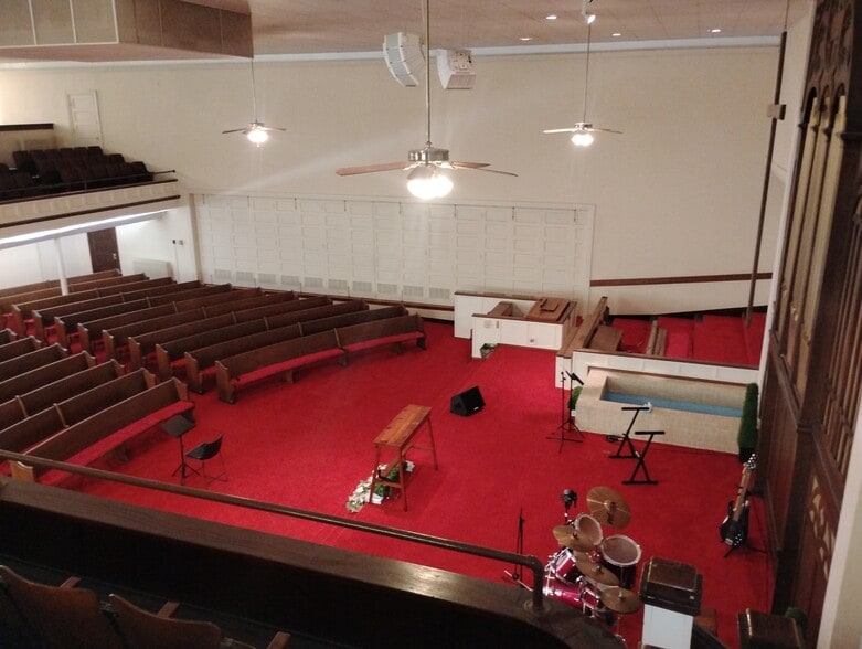 More Photos Of 906 Elm St, Coffeyville Religious Facility For Sale