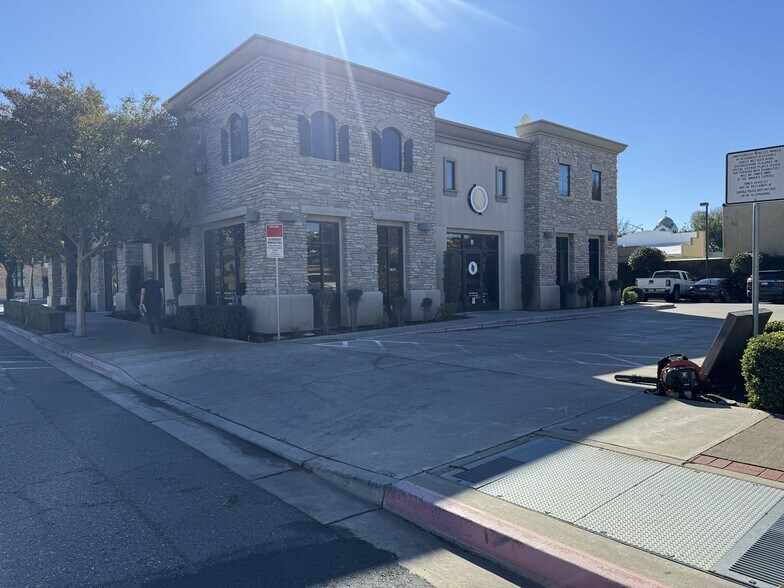 More Photos Of 120 E F St, Oakdale General Retail For Lease