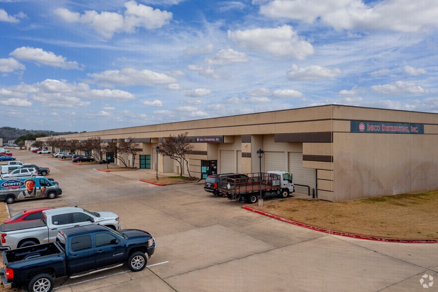 More Photos Of 6850-6862 Alamo Downs Pky, San Antonio Unknown For Lease