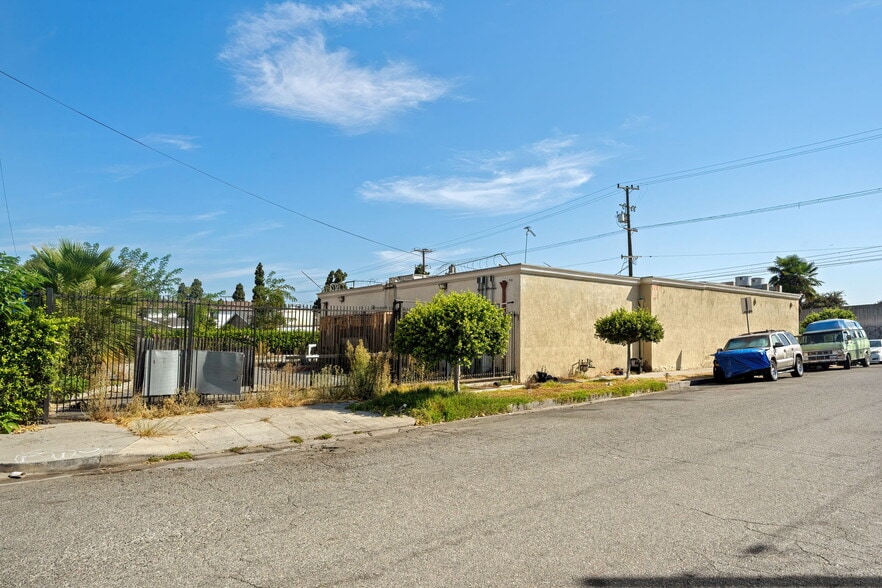 More Photos Of 1709 N Willowbrook Ave, Compton Supermarket For Sale