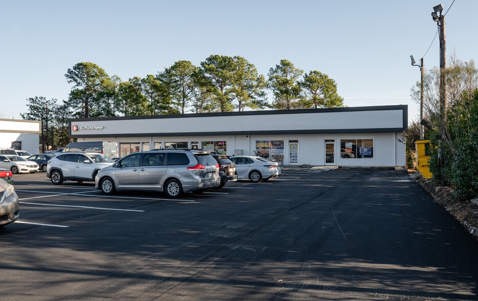 More Photos Of 4142 Durham Chapel Hill Blvd, Durham Freestanding For Lease