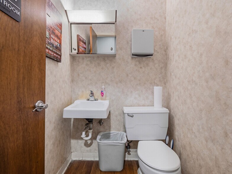 More Photos Of 5 Doctors Park, Asheville Medical For Sale