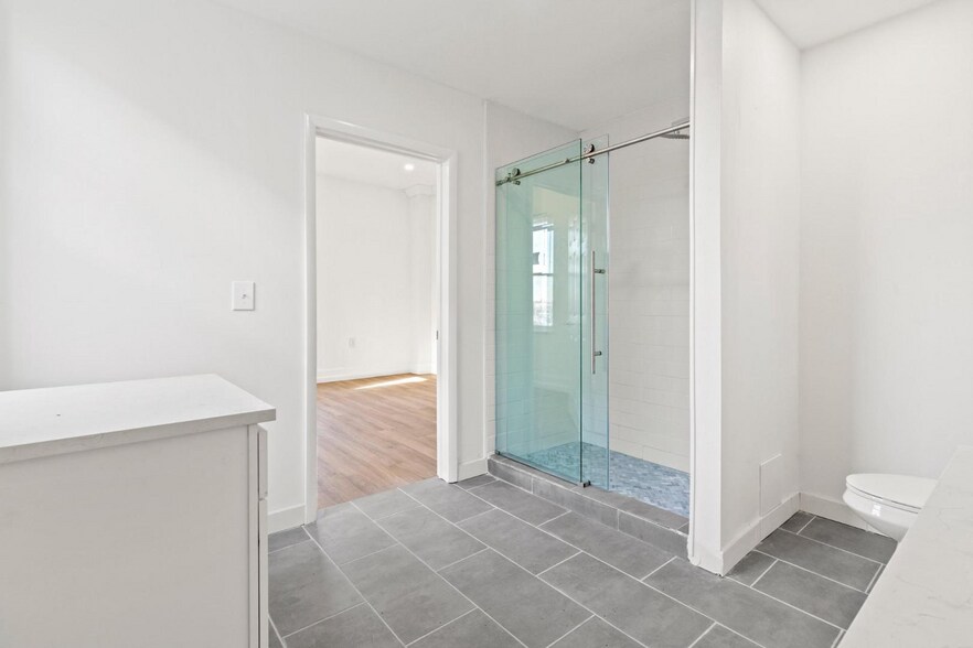 More Photos Of 1602 S Broad St, Philadelphia Office Residential For Sale