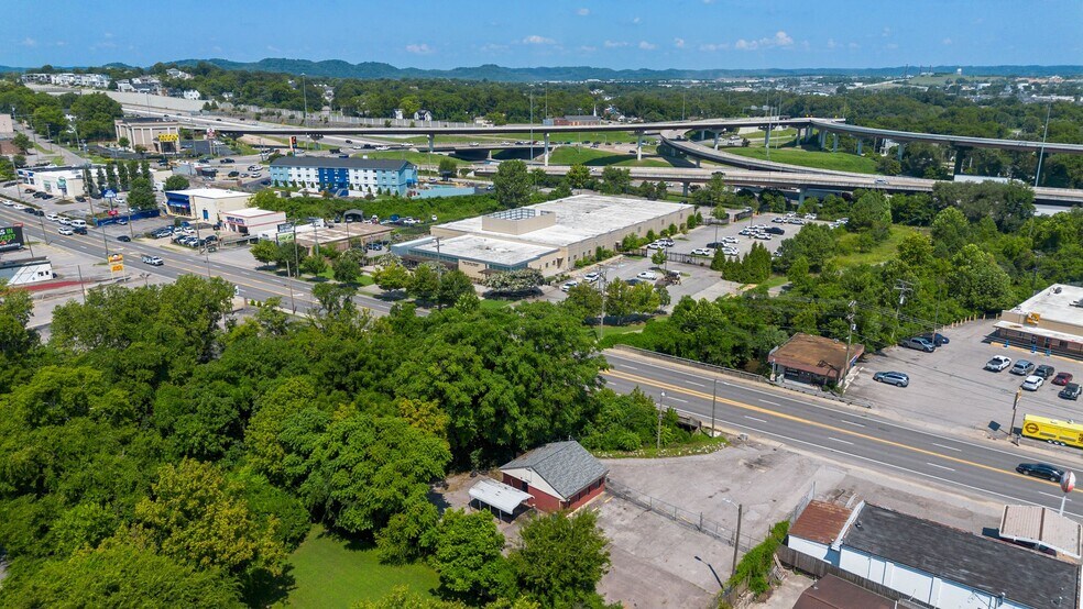 More Photos Of 5409 Charlotte Pike, Nashville Auto Dealership For Lease