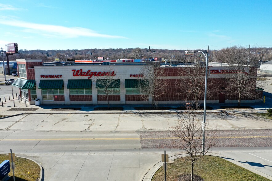 More Photos Of 13510 Q St, Omaha Drugstore For Sale