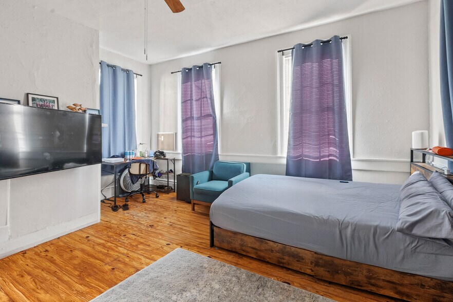 More Photos Of 94 Morris St, Charleston Apartments For Sale