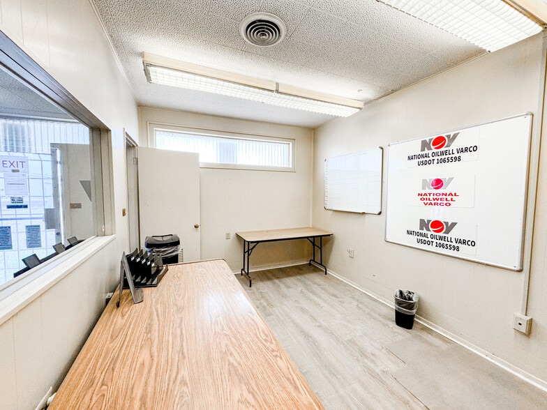 More Photos Of 4710 Andrews Hwy, Odessa Warehouse For Sale