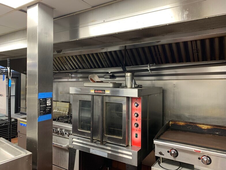 More Photos Of 2202 W Kennedy Blvd, Tampa Restaurant For Sale