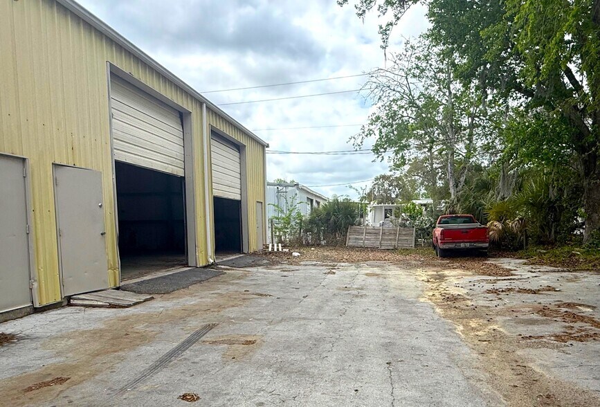 More Photos Of 2948 NE 21st Way, Gainesville Service For Lease