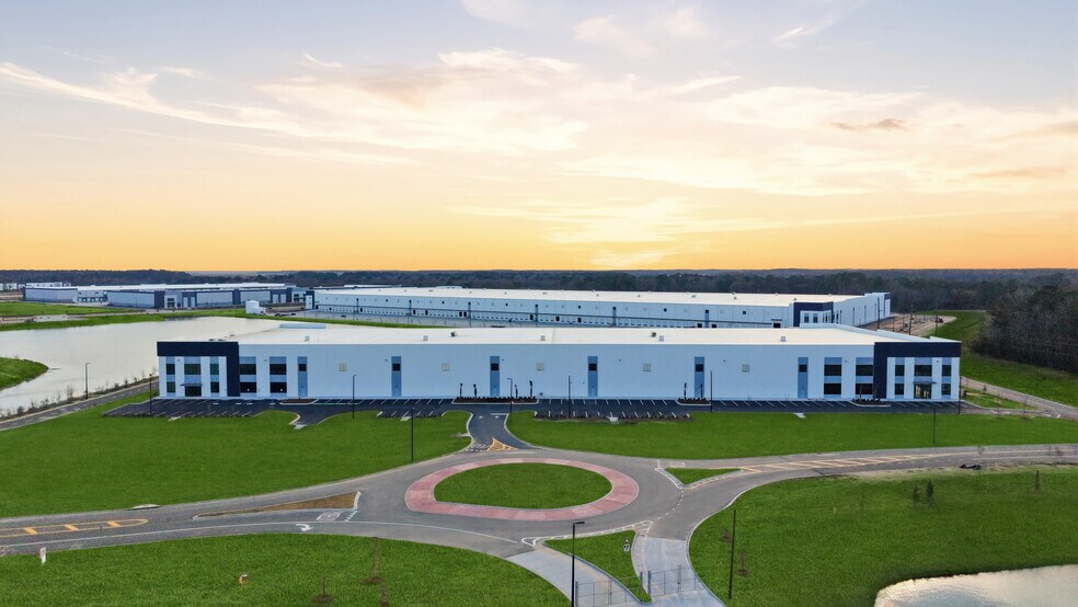 More Photos Of 181 Landmark Blvd W, Savannah Warehouse For Lease