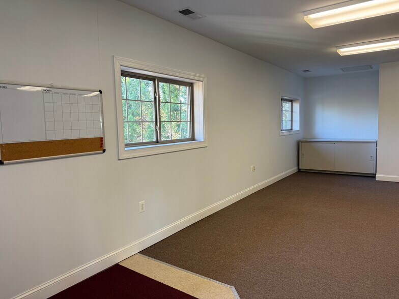 More Photos Of 8211 Baltimore Annapolis Blvd, Pasadena Light Distribution For Lease