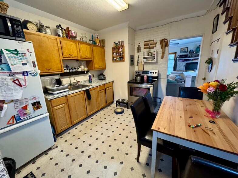 More Photos Of 24 West St, Lebanon Apartments For Sale