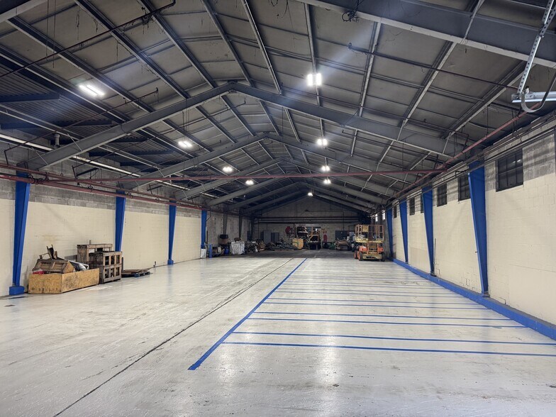 Primary Photo Of 1001 Loucks Mill Rd, York Warehouse For Lease