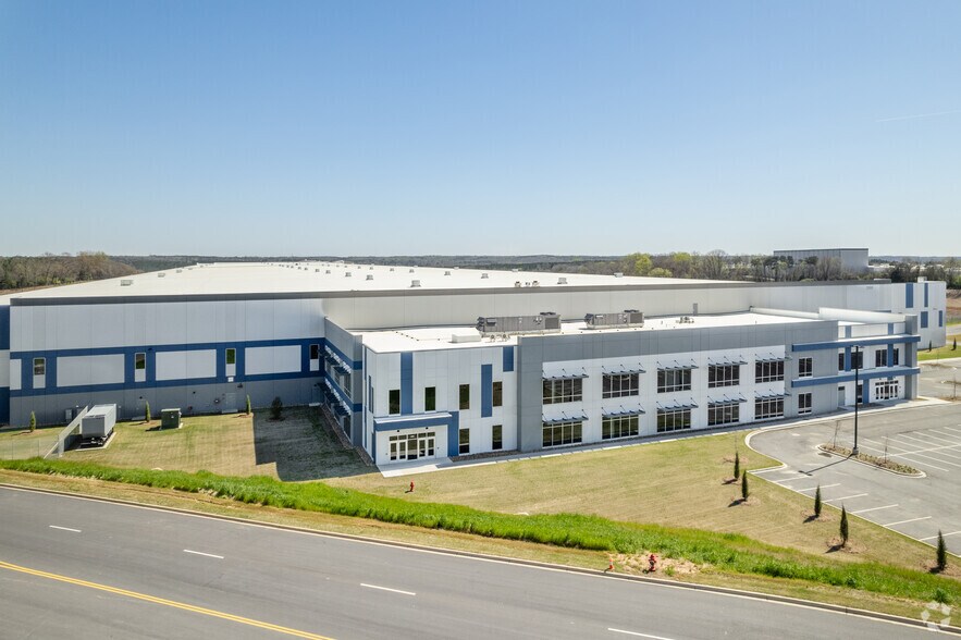 More Photos Of 2004 Moore Duncan Hwy, Moore Manufacturing For Lease