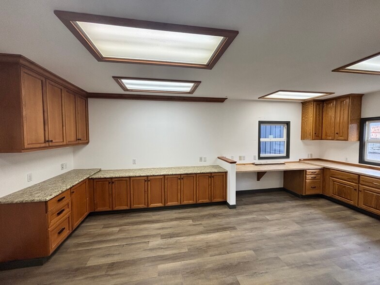 More Photos Of 446 McClaine St, Silverton Warehouse For Lease