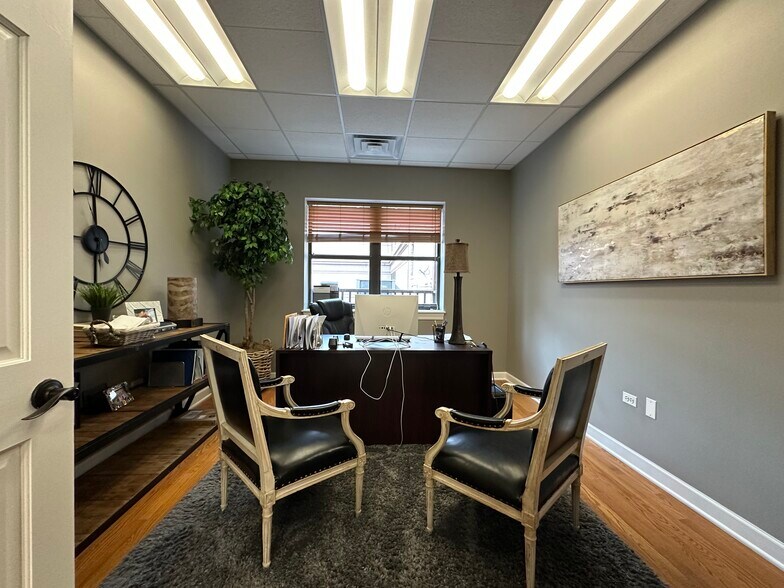 More Photos Of 202 W Main St, St Charles Office For Lease