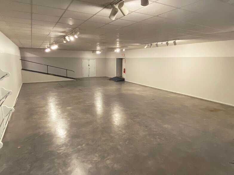 More Photos Of 121 W Vance St, Zebulon Office For Sale