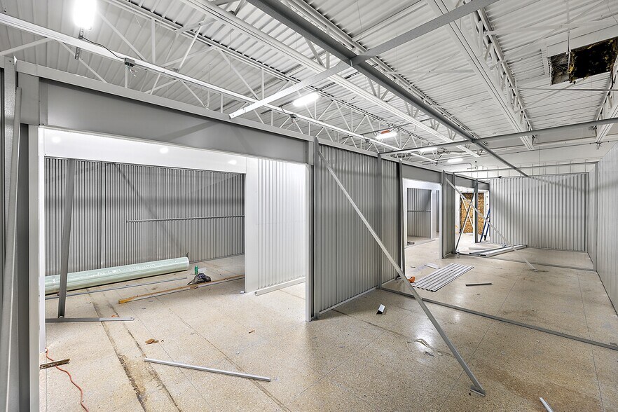 More Photos Of 3402 Richfield Rd, Flint Freestanding For Lease