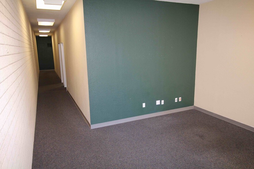 More Photos Of 1136-1154 Main St, Saint Helena Storefront For Lease