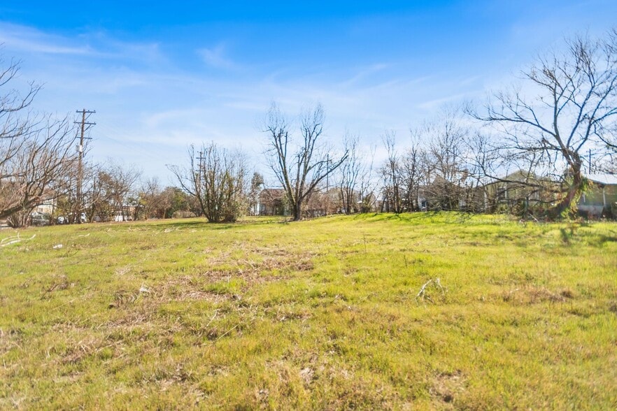 More Photos Of 931 N Olive St, San Antonio Land For Sale